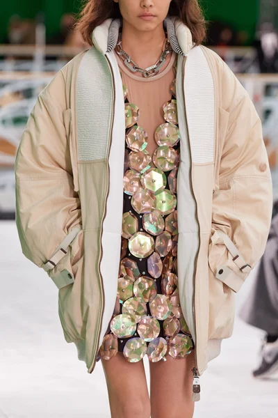 Look 38